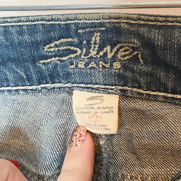 Silver Jeans, distressed jeans, flare bottom jeans, medium wash distressed jeans - Picture 7 of 12